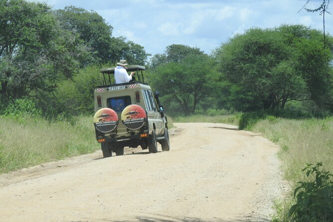 4 Days Kenya Safari - The road to the Maasai Mara on Day 2
