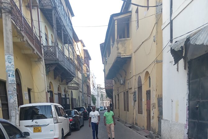 4 Hours Guided Mombasa City Tour - Silvance’s guiding style and group size