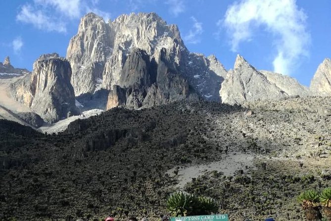 5 DAYS mt. Kenya climb - Day 1: Nairobi to Nanyuki, with Farmland and Mau Mau Caves