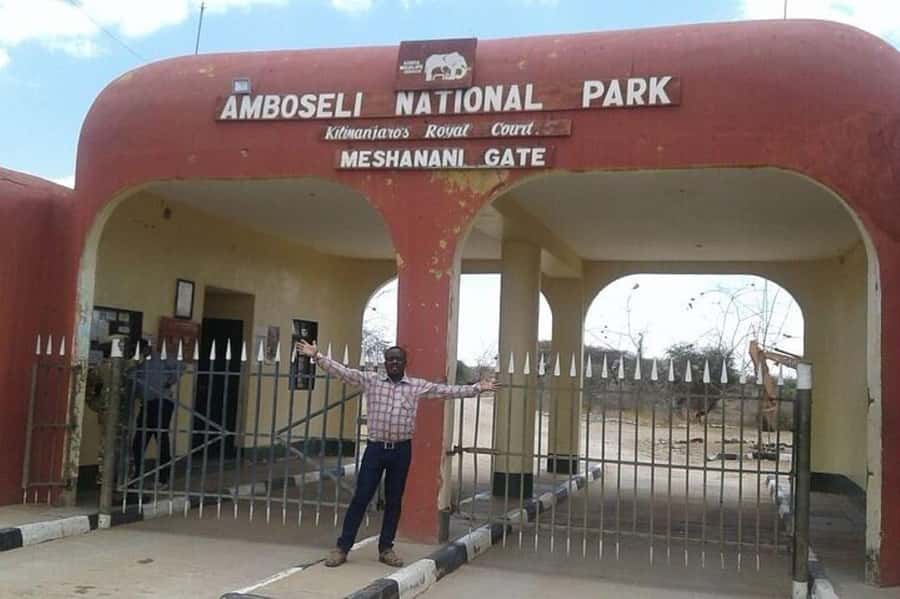 5 days safari to Tsavo East, West & Amboseli from Mombasa - The guide can shape the whole safari