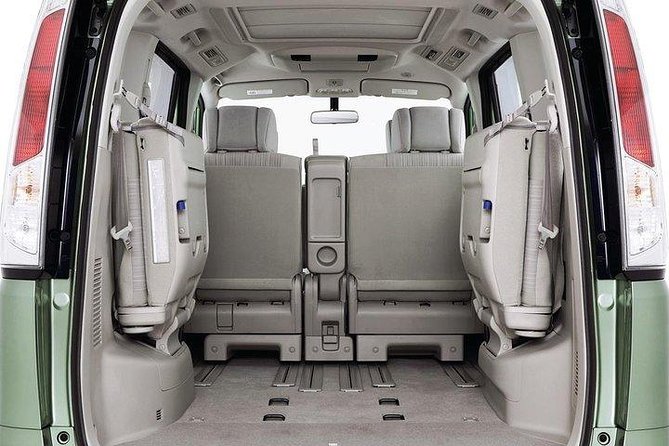 Airport Transfers in Nairobi - Finding the driver at Arrivals