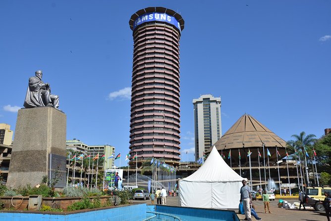 Day tour at the Nairobi city center - Private transport makes the long day easier