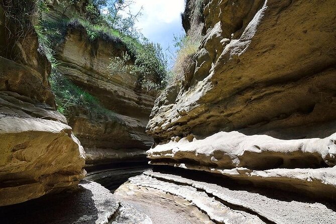 Day Tour to Hells Gate National Park - Walking among gorges, cliffs, and geothermal steam