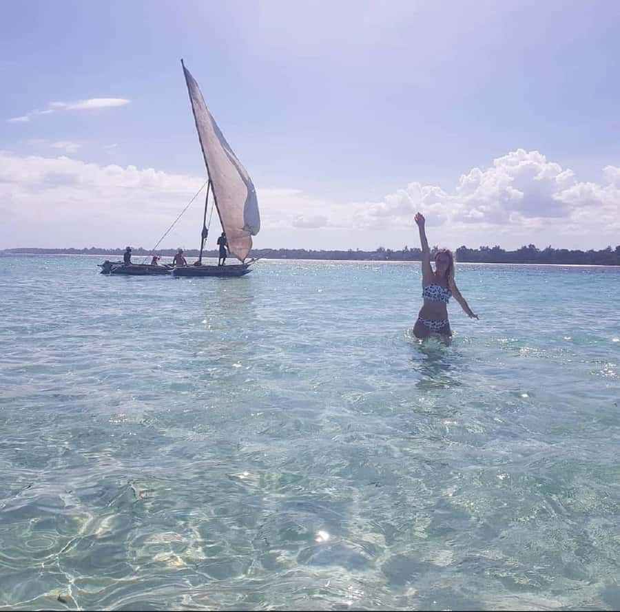 Diani Beach: Glass Boat Cruise to Robinson Island - Seeing the reef through the glass floor