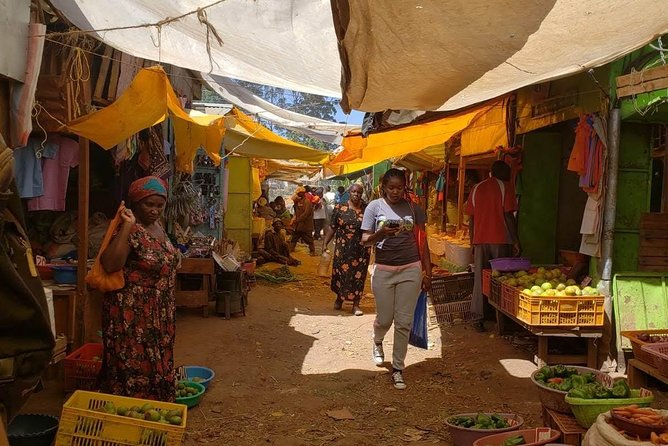 Explore local Market matatu ride & Make Kenyan Cuisines with a home cook - Choosing Produce at a Nairobi Market
