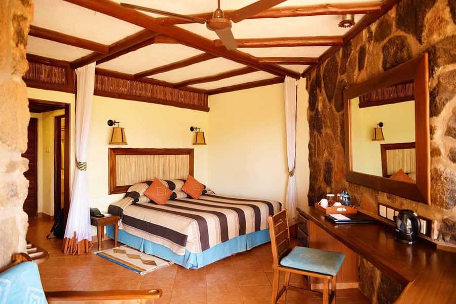 From Mombasa/Diani: 2-Days 1-Night Tsavo East Private Safari - Lunch, lodge check-in, and the one-night compromise