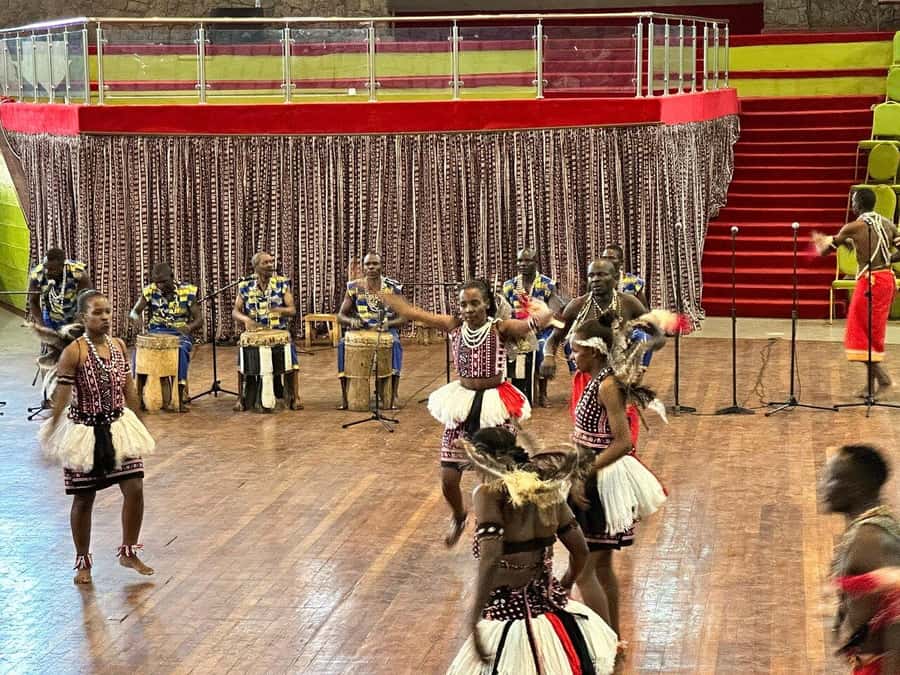 From Nairobi: Elephant Orphanage, Giraffe Centre & Bomas - Why this Nairobi day tour works