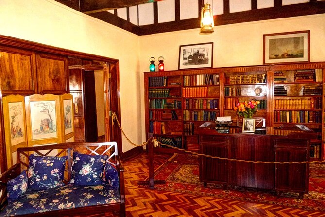 Full Day Tour Nairobi National Park, Giraffe Center ,Karen Blixen - What the $75 price really covers