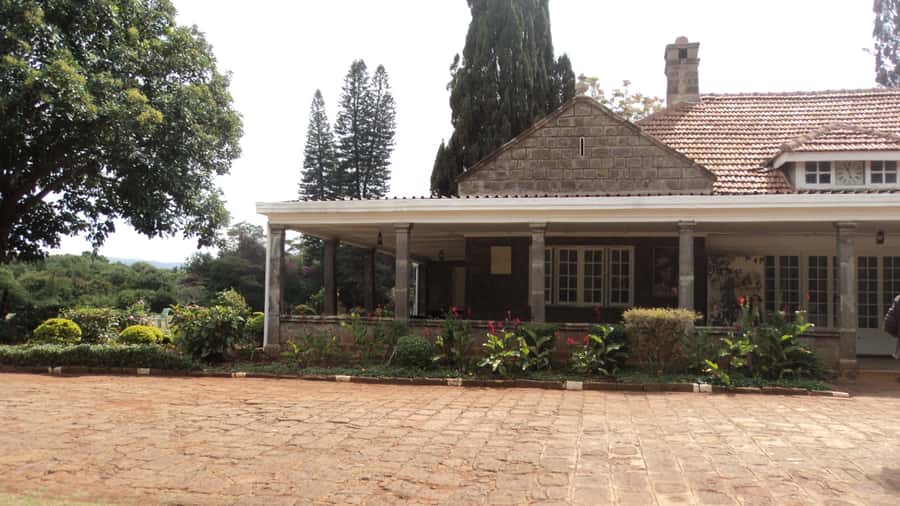 Giraffe Center and Karen Blixen Museum Tour from Nairobi - Adding dinner at Carnivore Restaurant