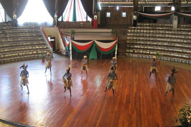 Giraffe Centre and Bomas of Kenya Full-Day Tour from Nairobi - A practical way to see Nairobi in one day