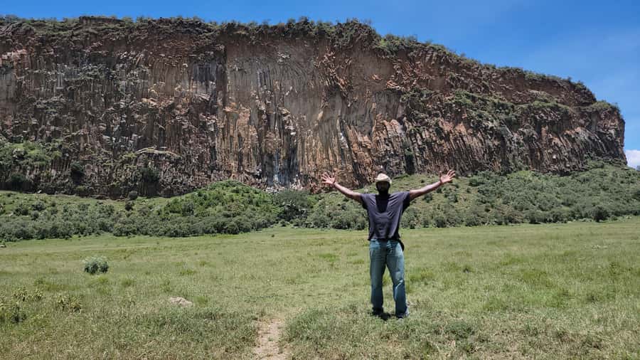 Hells Gate National Park & Lake Naivasha Boat Ride - Guides, group format, and practical planning