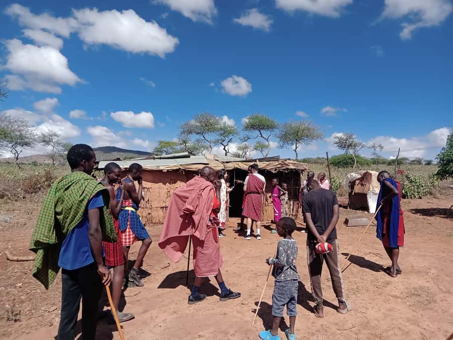 Kenya: Maasai Village Visit with Traditional Dance Show - Meeting the Maasai community
