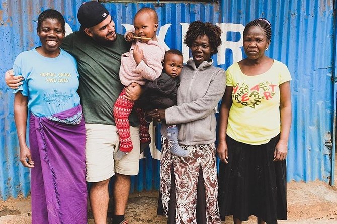 Kibera slum tour with Lucas - Toi Market: Nairobi commerce at walking speed