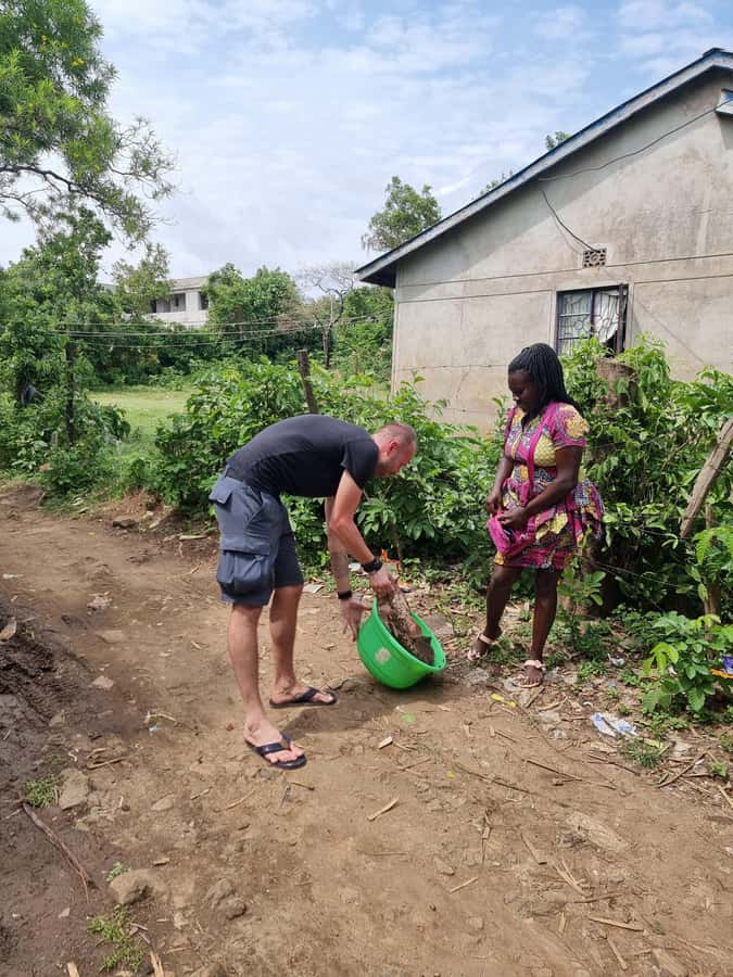 Kisumu: Dunga Fishing Village Walking Tour with a Local - The hard truth about rubbish and the wetland
