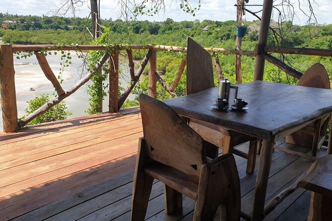 Magical Storytelling Swahili Dinner in the Bushbaby Treehouse - Three courses with Chef Baraka