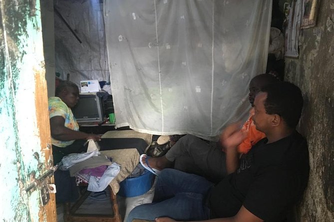 Memorable Daily KIBERA Slums/Toi Market Tour with Locals (2 hours) - Toi Market and what the listing does not make clear