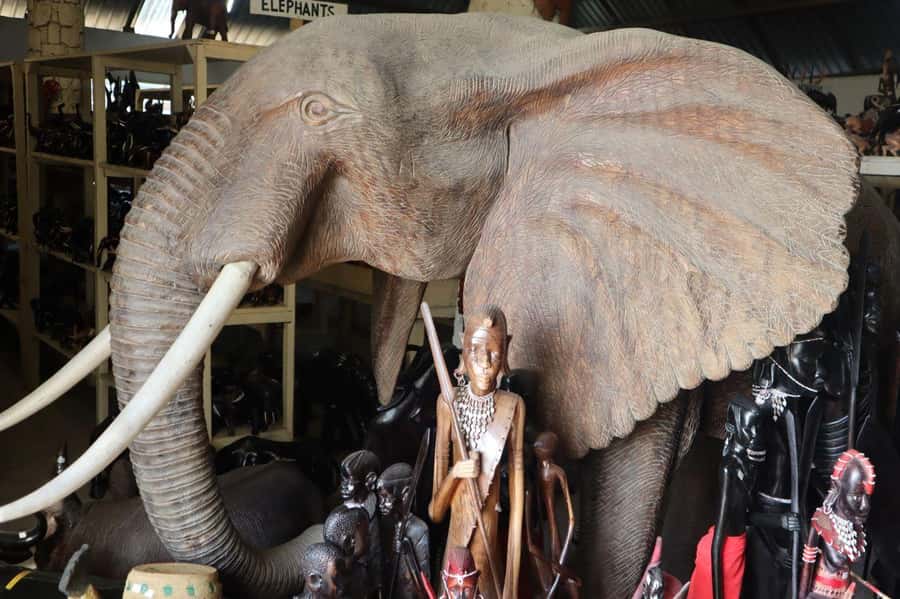 mombasa city tour full day - The elephant tusks on Moi Avenue