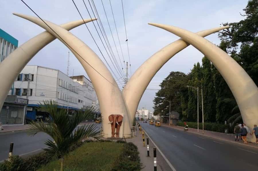 Mombasa: Discovery Day Tour and Haller Park - Lunch is separate, but the break matters