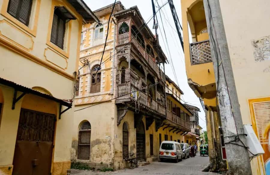 Mombasa: Historical Guided city tour. Old town, Fort Jesus - Fort Jesus and one hour of Mombasa’s past