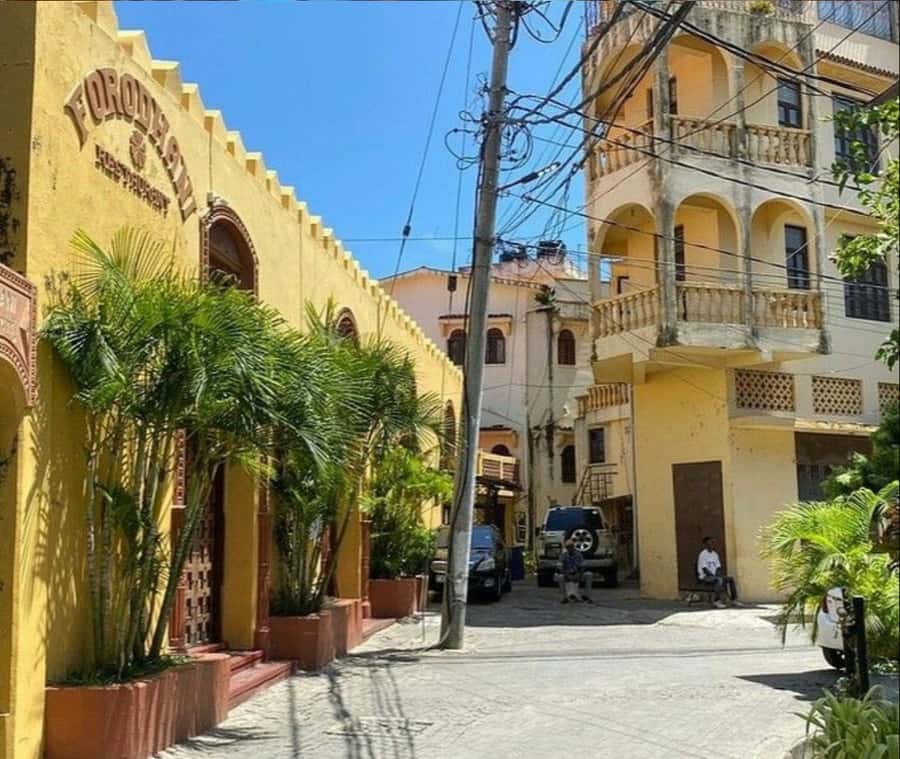 Mombasa: Historical Guided city tour. Old town, Fort Jesus - Mosques, churches, temples, and shared traditions
