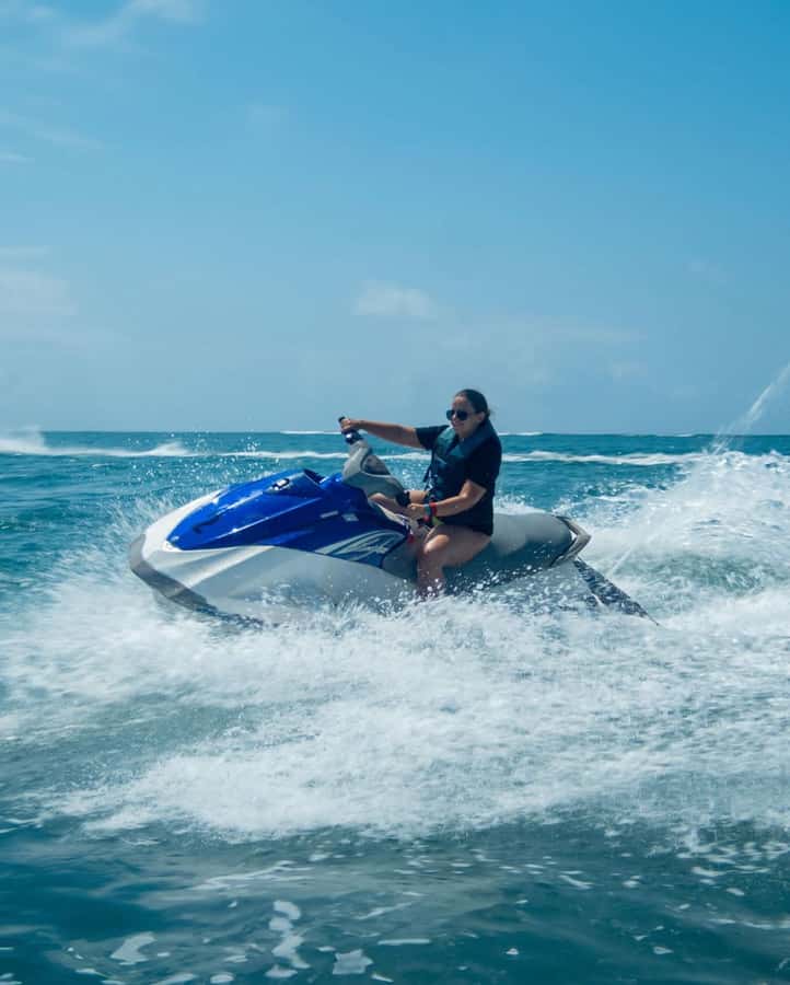 Mombasa: Jet Skiing Along the Coastline - Choosing between solo, shared, and instructor rides
