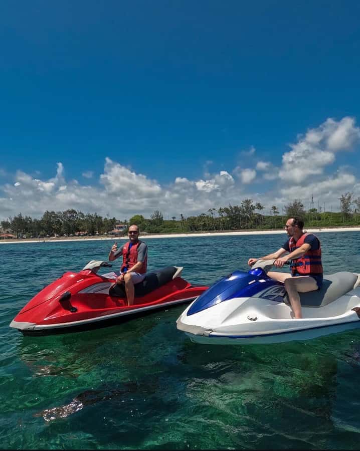 Mombasa: Jet Skiing Along the Coastline - The role of the guide and available languages