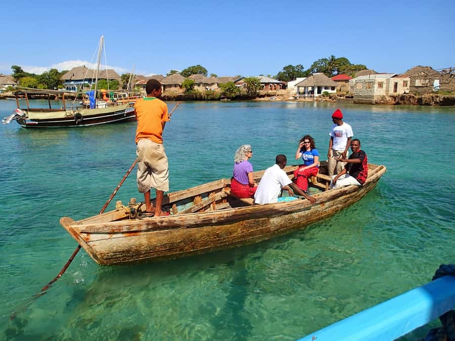 Mombasa: Kisite Park Private Cruise with Breakfast and Lunch - What the $163 price really buys