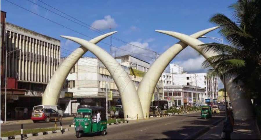 Mombasa: Tusks, Fort Jesus, Old Town, Beach and City Tour - Key points at a glance