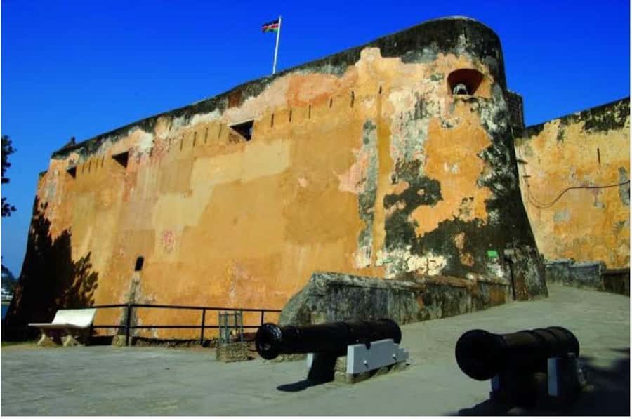 Mombasa: Tusks, Fort Jesus, Old Town, Beach and City Tour - Meeting Mombasa through Juma’s guiding style
