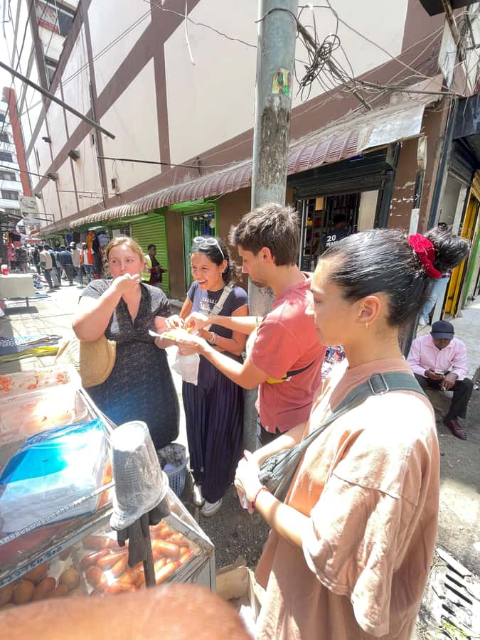 Nairobi: 1 Hour Gastronomic and Street Food tour of Nairobi - The 10-minute food market visit