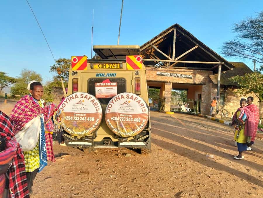 Nairobi: 3-Days 2-Nights Maasai Mara Group Safari in 4x4 - Day two: a full day searching for the Big Five