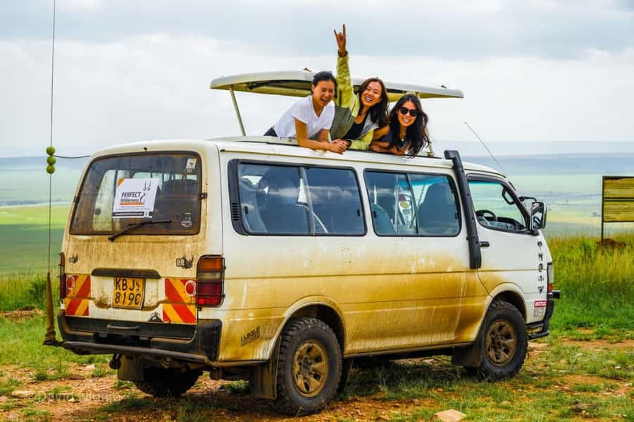 Nairobi: 4 Day Masai Mara and Lake Nakuru Camping Safari - Tents, vehicles, and day-to-day comfort