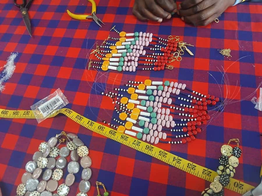 Nairobi: Beads Factory Tour with Pickup & Coffee - Meeting the women through song and dance