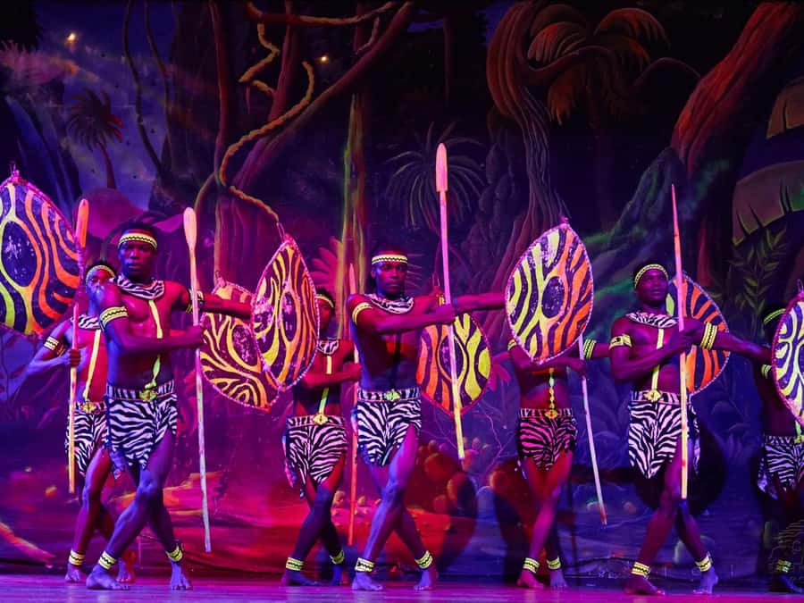 Nairobi: Cabaret Show with Dinner at Safari Park Hotel - From hotel pickup to Safari Park Hotel