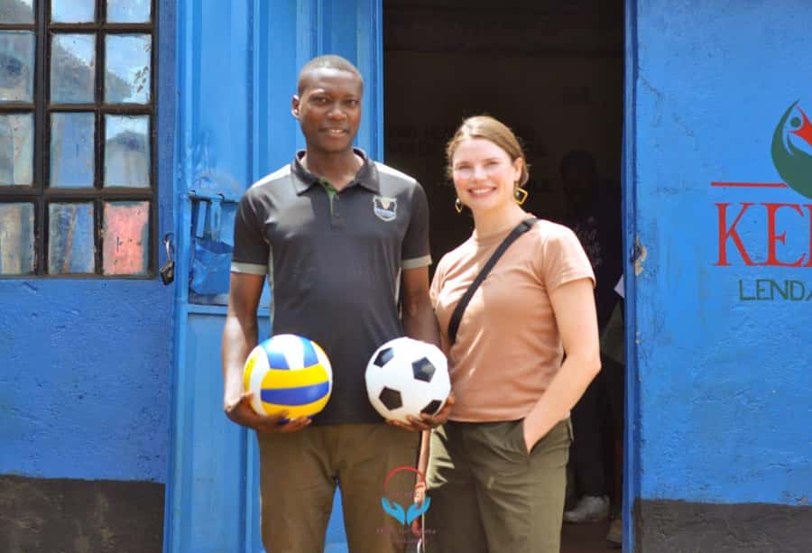 Nairobi: Chocolate City Kibera Slum Walking Tour - The home visit and personal connection