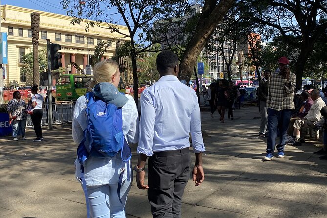Nairobi City Guided Walking Tour - Maasai Market: useful shopping with a hard sell