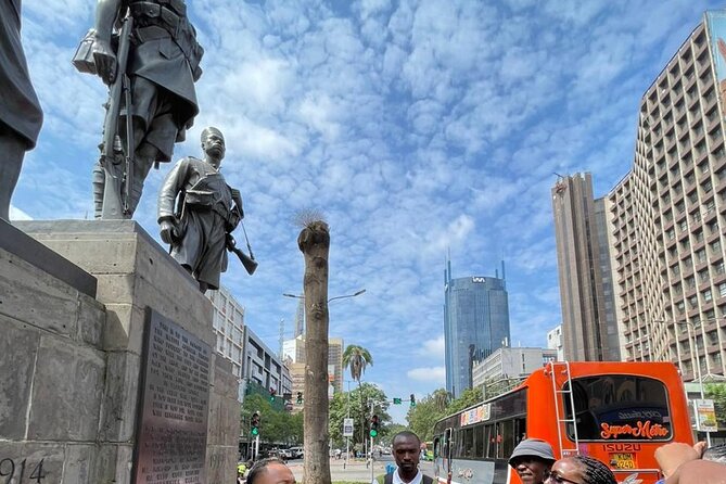 Nairobi City Tour - Mukuru art center and young Kenyan voices