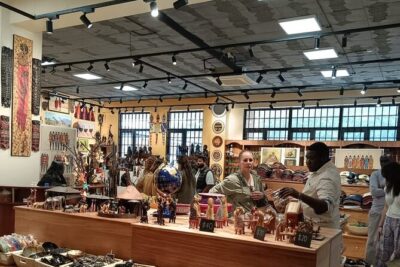 Nairobi cultural souvenir shopping tour with a local