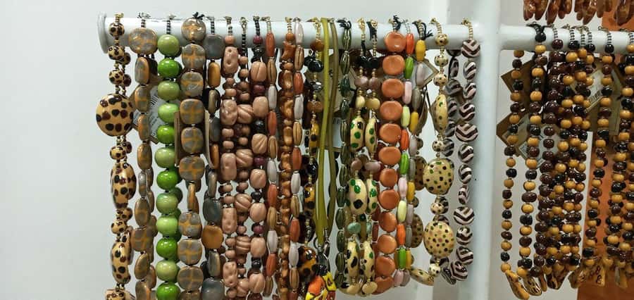 Nairobi Giraffe Center Tour with Karen Blixen & Kobe Beads" - Why this Nairobi tour works so well