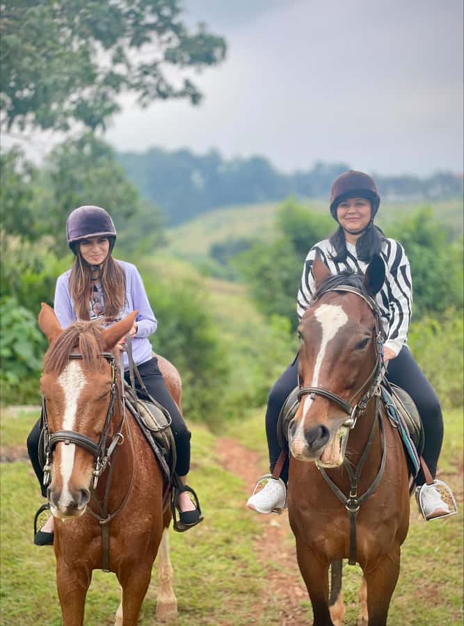 Nairobi: Horseback Riding Tour Through Maize Plantation - Through the maize plantation