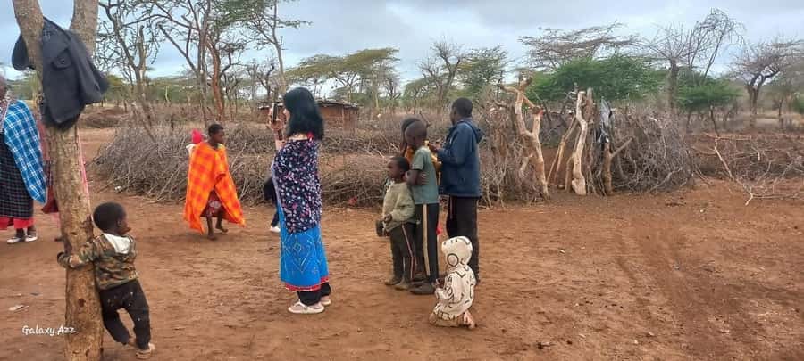 Nairobi: Maasai Village Day Tour with free Hotel Pickup - Dancing, music, and the community market