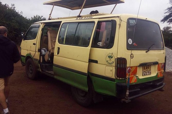 Nairobi Morning Safari/elephant Orphanage/giraffe Centre - 6 a.m. pickup and the pop-up roof advantage