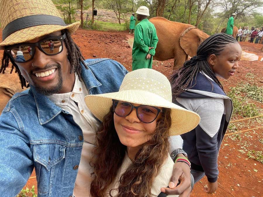 Nairobi National Park, Baby Elephant and Giraffe Centre Tour - Lunch at a local restaurant