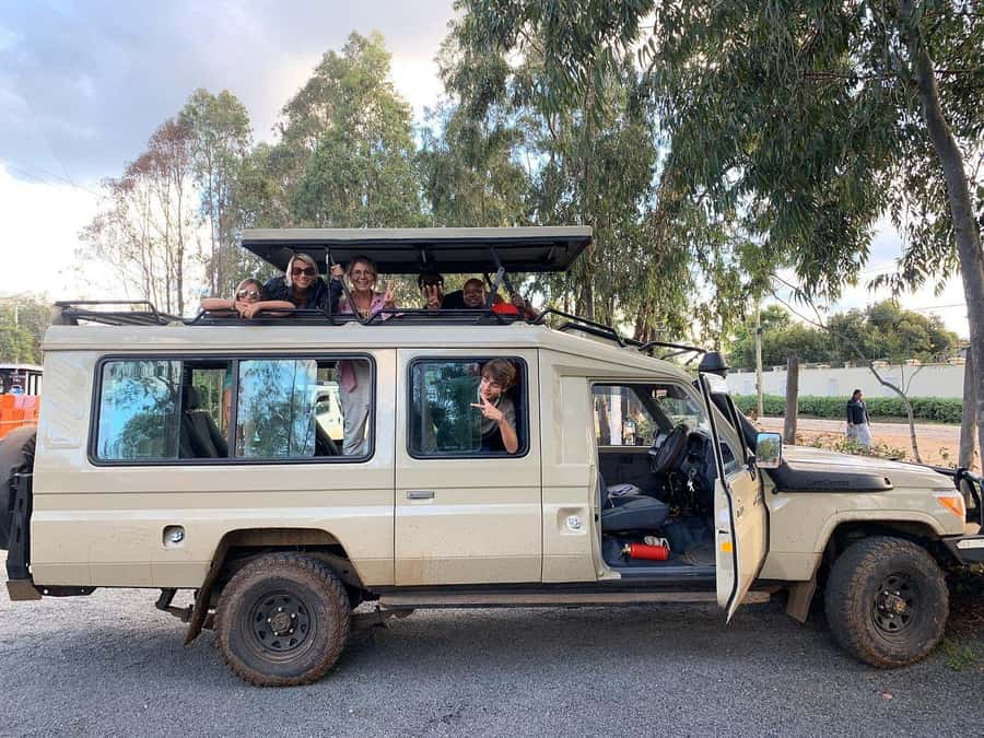 Nairobi National Park, Elephant Orphanage and Giraffe Centre - The van, guides, and comfort level