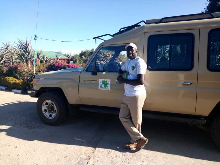 Nairobi National Park, Elephants, Giraffes & Bomas Day Trip - Bomas of Kenya and the 1.5-hour cultural show
