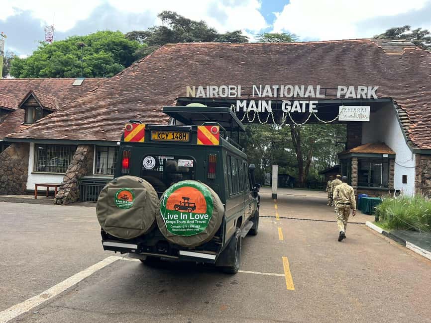 Nairobi National Park: with an open pop roof jeep - Starting at your hotel or the main gate