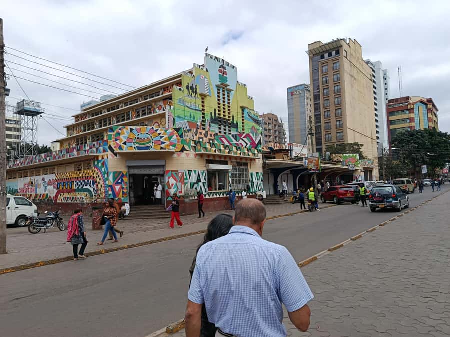 Nairobi Walking Tour, GiraffeCentre & Souvenir Shopping Tour - What $40 really covers