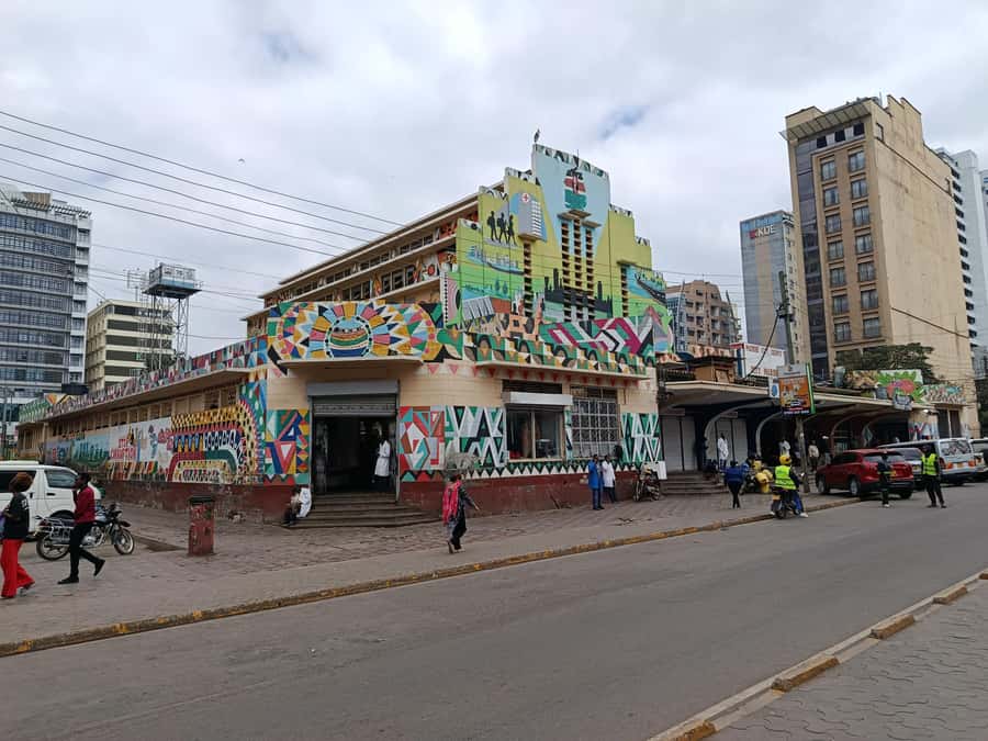 Nairobi Walking Tour, GiraffeCentre & Souvenir Shopping Tour - Who will enjoy this Nairobi combination tour