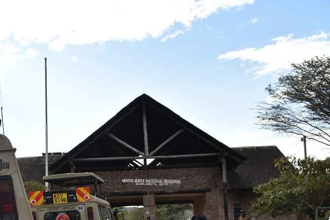 Private Transfer from Nairobi Airport or city To Maasai Mara By Road - Reaching Sekenani Gate and changing vehicles