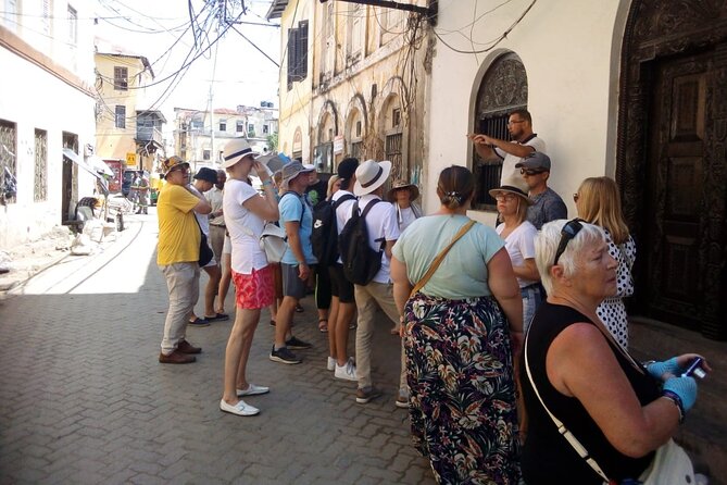 Private Walking Tour in Old Town - Malik’s local style and the personal touch